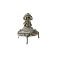 Radha Krishna Idol With Chowki